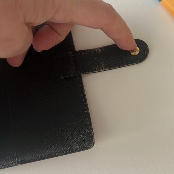 Louis Vuitton Red Agenda Cover with 2025 Insert - Picture 5 of 7